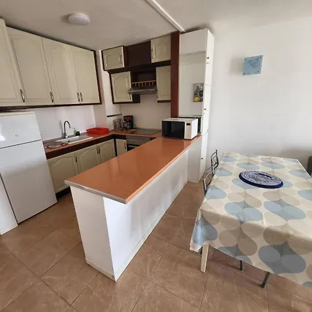 San Marino 24 - One Bed * لوس كريستيانوس